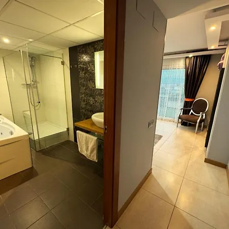 Amposta Apartment *